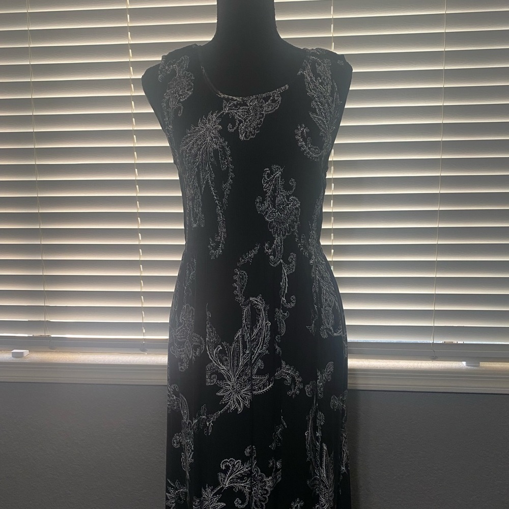 Black paisley dress. Size M. EUC​